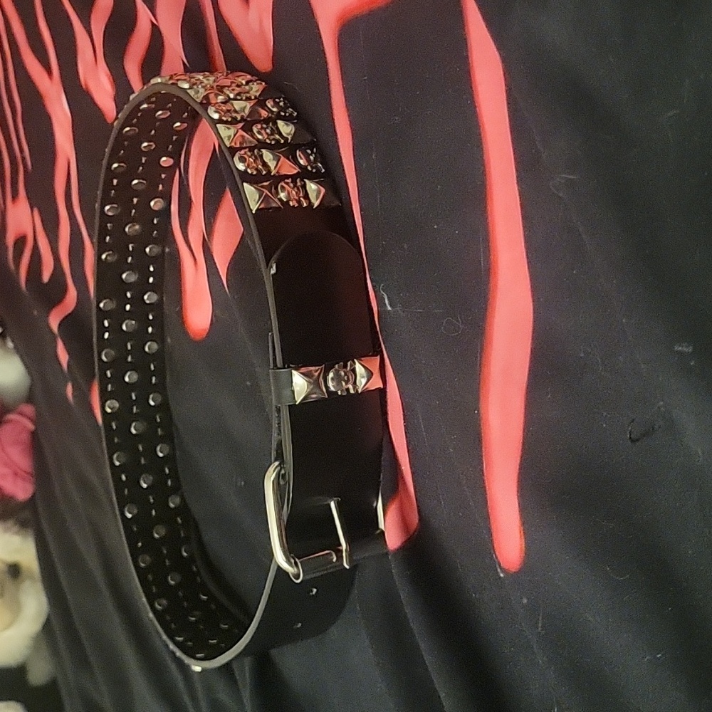 Studded belt with skulls